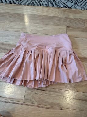 GoldHinge pleated light pink skirt - size small!